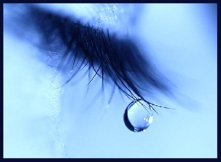 LARMES DE FEMME